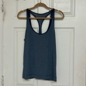 Lululemon size large workout top
